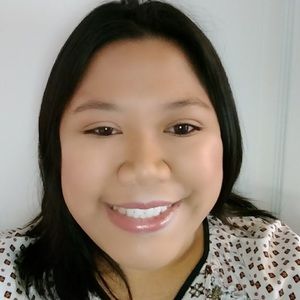 Meet your Posher, Raquel